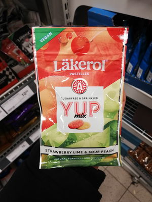 Billede af Läkerol Yup Mix Strawberry Lime & Sour Peach