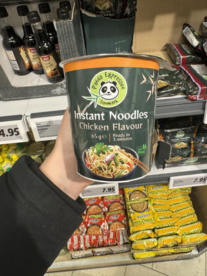 Billede af Panda Expressen Instant Cup Noodles Chicken Flavour
