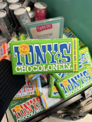 Billede af Tony's Chocolonely Dark Chocolate Almond Sea Salt