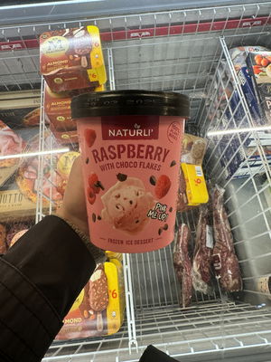 Billede af Naturli' Raspberry with Choco Flakes